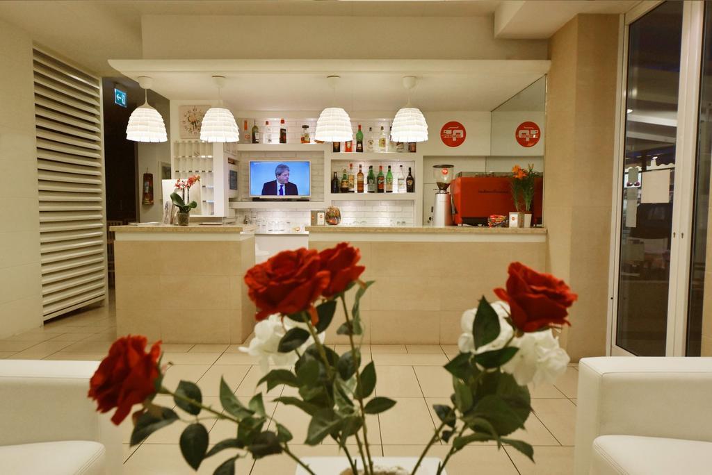 Hotel Villa Edda Riccione Exterior foto