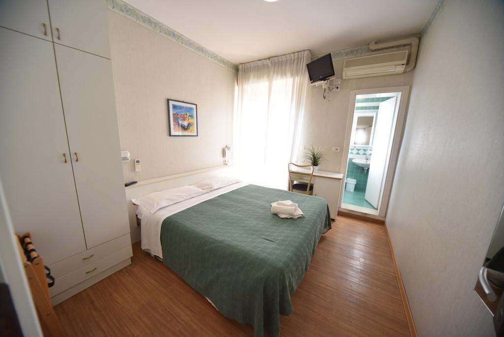 Hotel Villa Edda Riccione Exterior foto